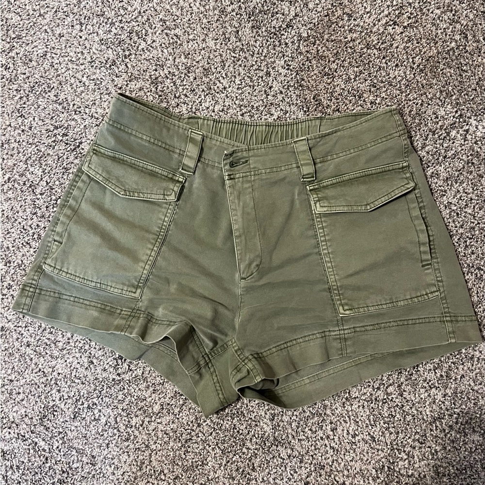 Old navy chino shorts